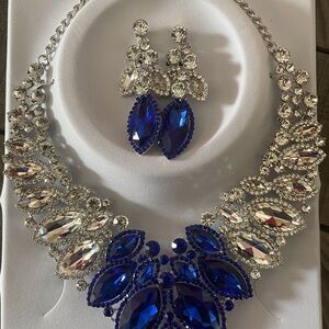 Fashion Jewelry Blue and Silver Statement Necklace Set